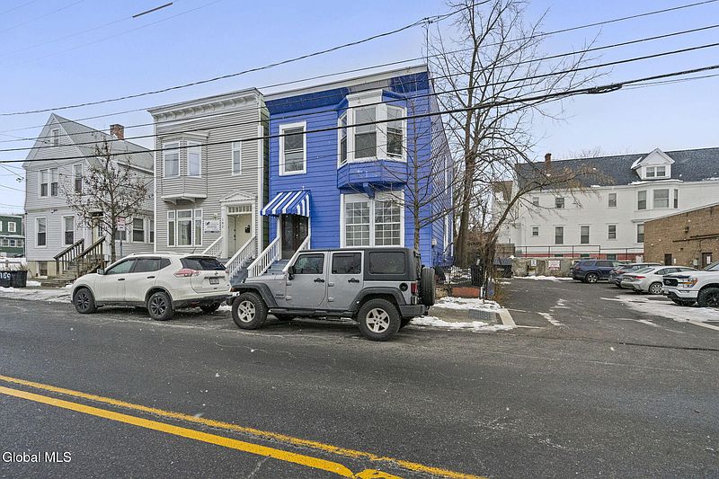 3rd image of 184 Quail Street