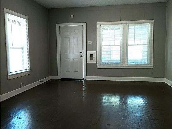 3rd image of 3122 Boulevard Pl