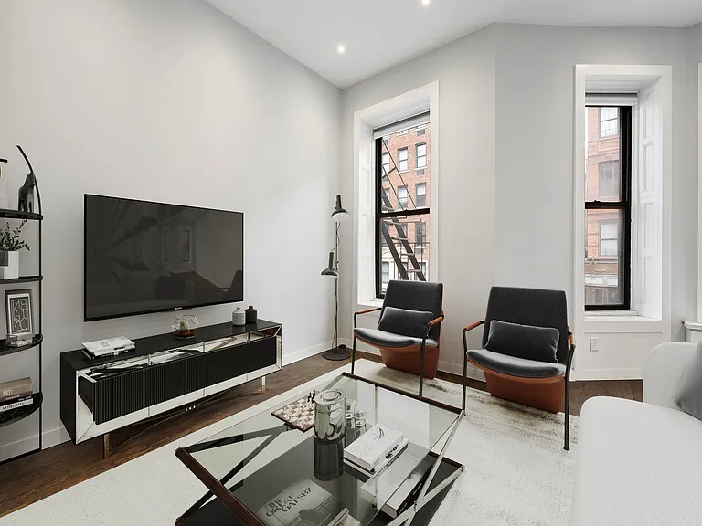 208 W 83rd St #2F — Photo 3