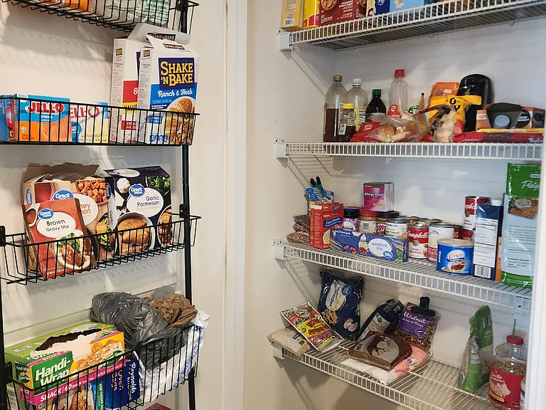 1300 Arbor Ct — Photo 10