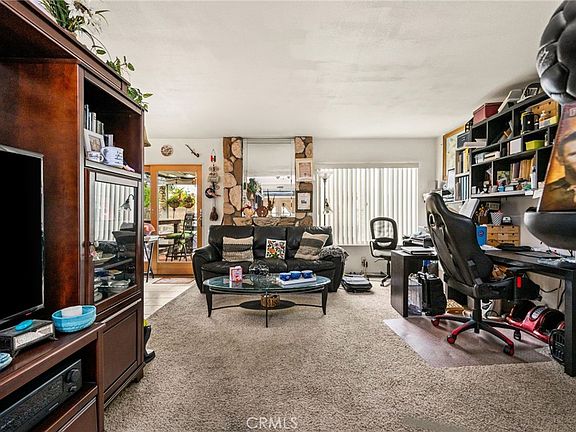 3rd image of 23001 Aspan St