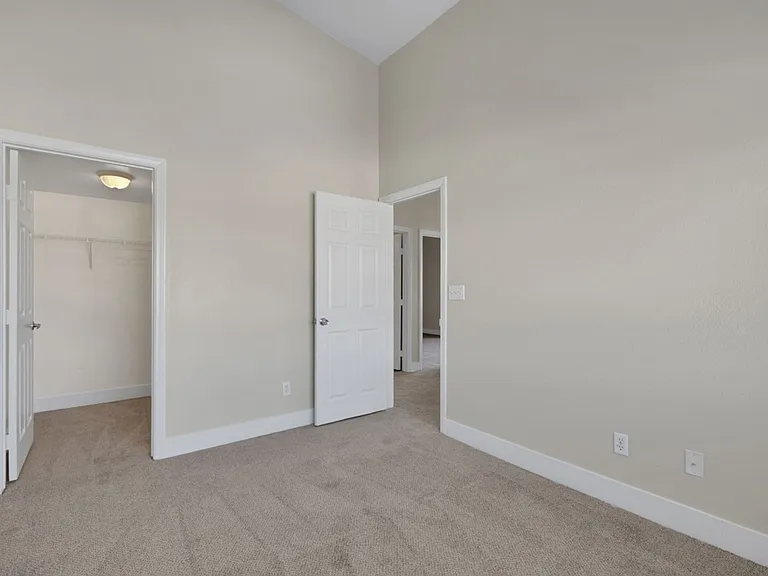 479 Eagle Egg St — Photo 6