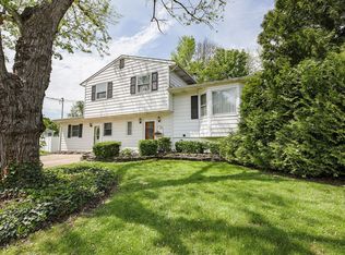 31 Calt Dr, Hazlet, NJ 07730