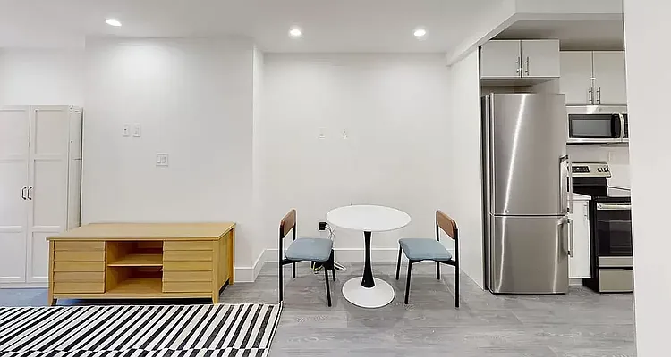 Rented by The Agency | media 14