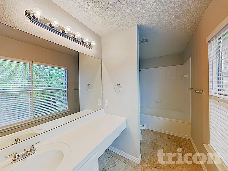 541 Gibson St — Photo 11