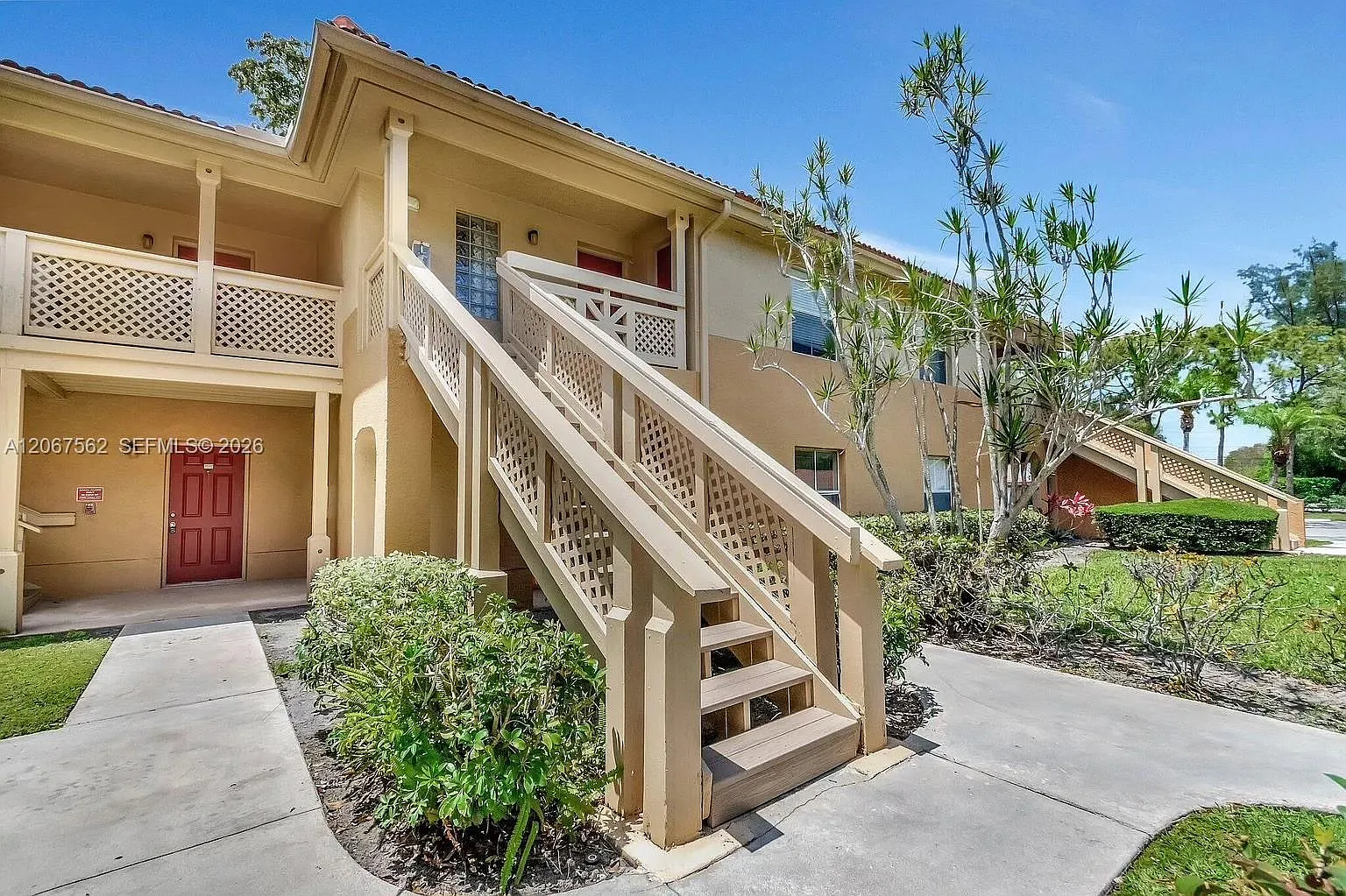 Palm Lake Condo — Photo 2