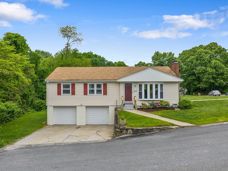 1st image of 17 Rowena Dr