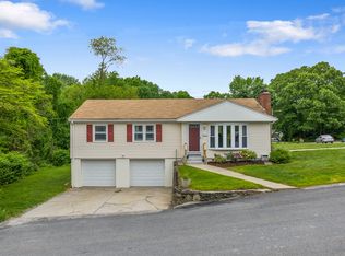 17 Rowena Dr, Johnston, RI 02919