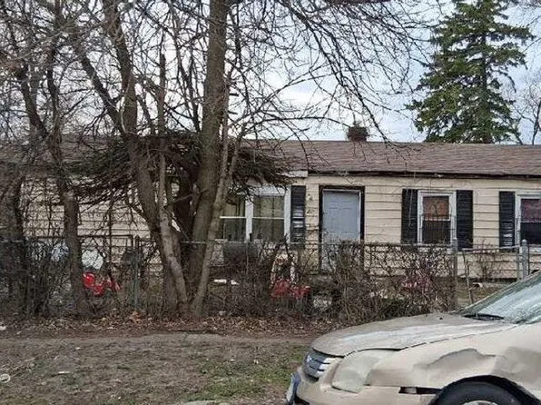 205 W 157th St, Harvey, IL 60426