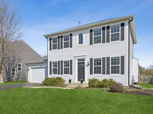 10468 Lansdale St, Huntley, IL 60142