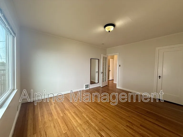 658 Rockdale Dr #MAIN — Photo 22