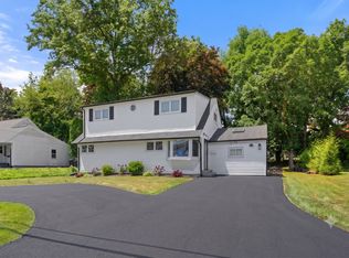18 Jean Ln, Hartsdale, NY 10530