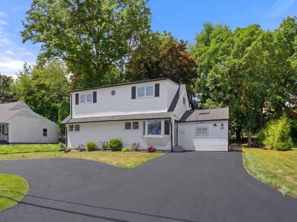 18 Jean Ln