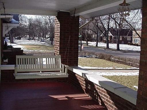2nd image of 260 W 16th St