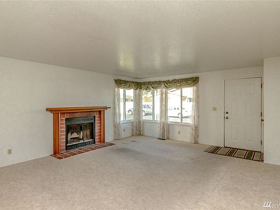 4th image of 1941 F St SE #11