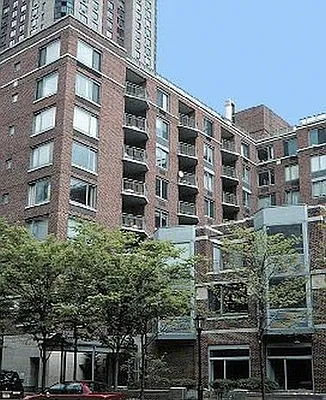 Sold by R New York | media 18