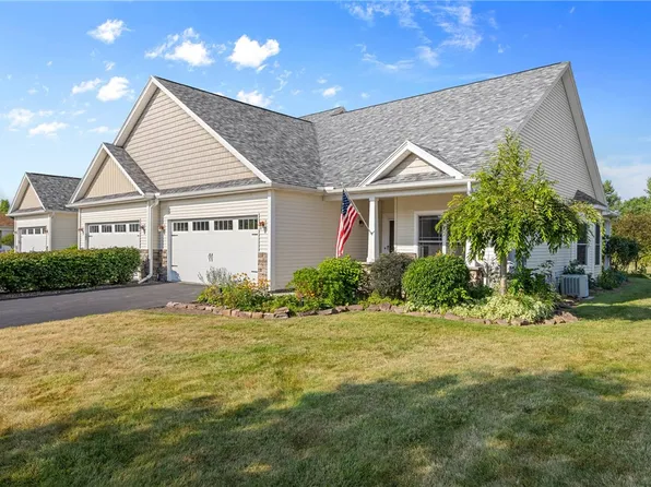 134 Anitas Ln, Brockport, NY 14420