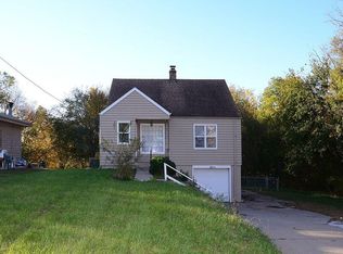 3501 Chandler Rd W, Bellevue, NE 68147