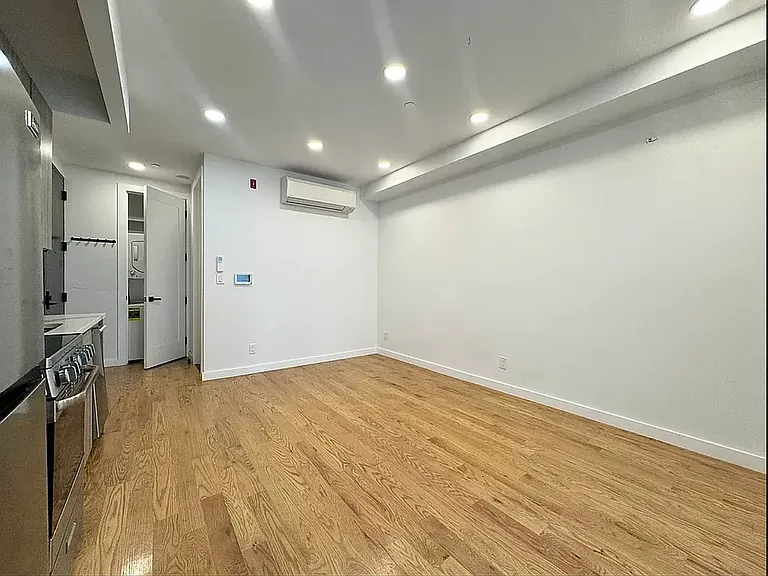 223 S 4th St #4A — Photo 10