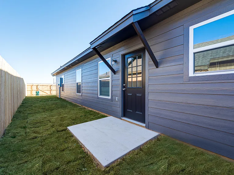 1310 N Reagan St — Photo 3