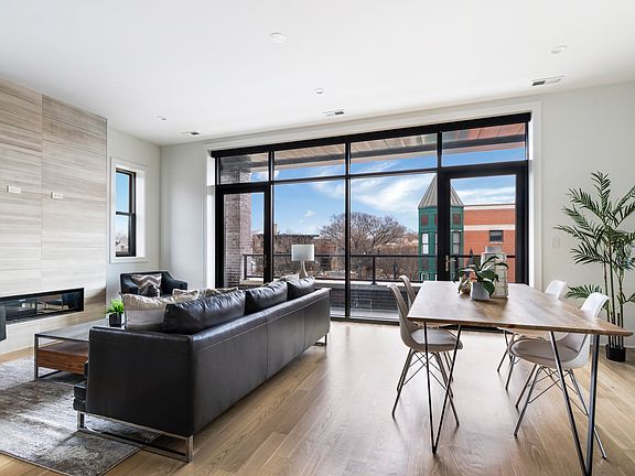 4th image of 2474 N Lincoln Ave #4N
