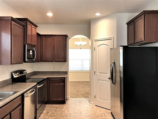305 Switchback St — Photo 3