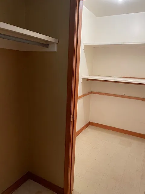 Studio, $900 — Photo 3