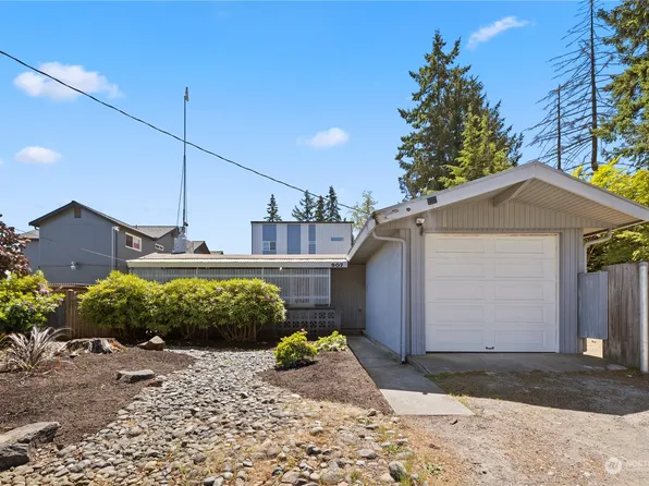 907 N 201st Street, Shoreline, WA 98133