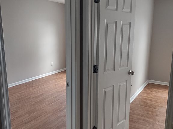 4th image of 744 Cannonsburg Dr