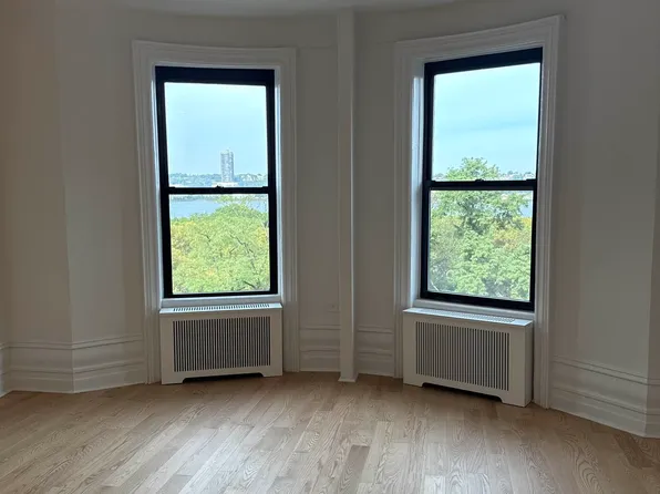 250 Riverside Drive image 13 of 15