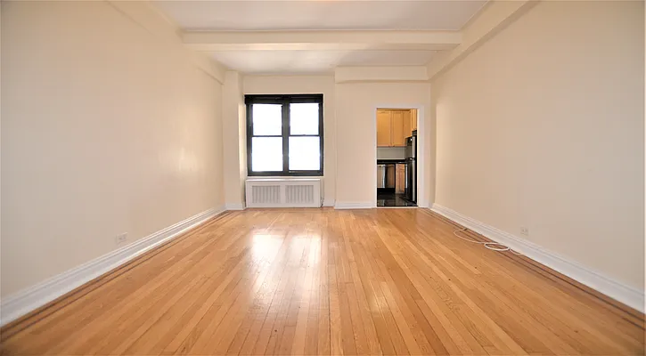 Rented by Manhattan Realty Group | media 1