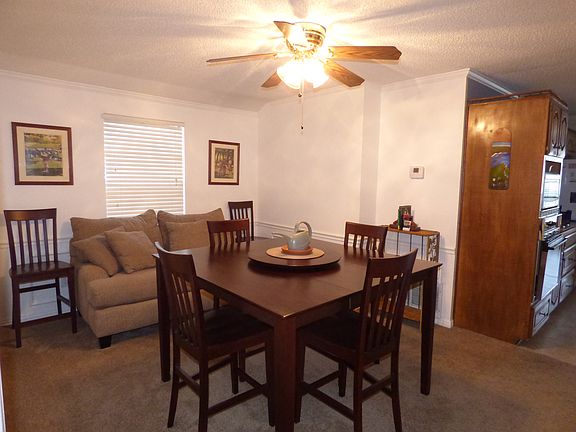 5th image of 818 Dogwood St