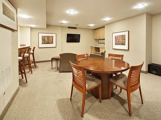 Sold by Manhattan Spaces | media 5