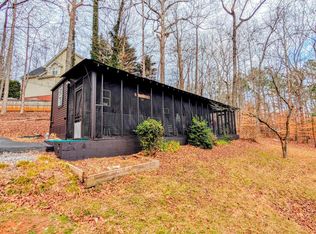 21 Lakepoint Dr, Dawsonville, GA 30534