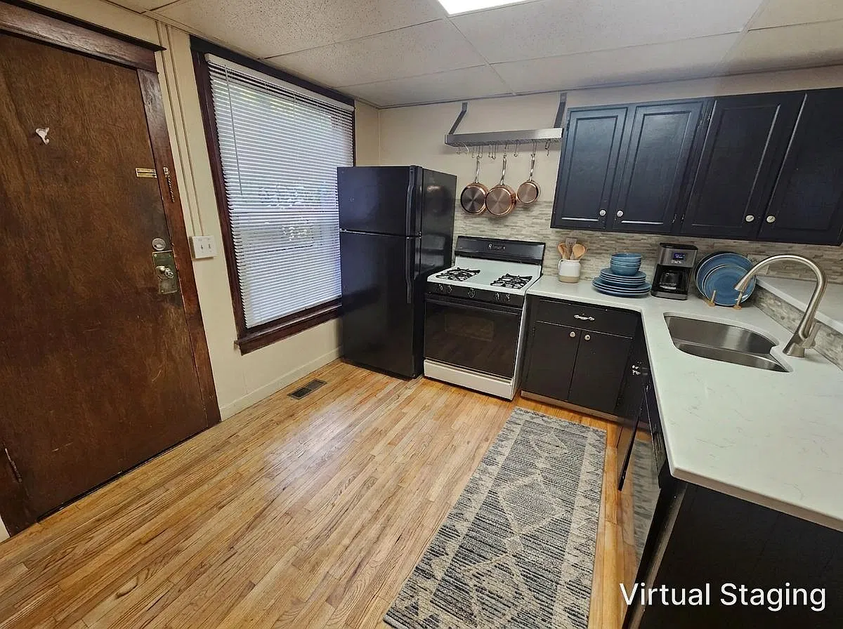 2 bed, 1200 sqft, $2,350 — Photo 4