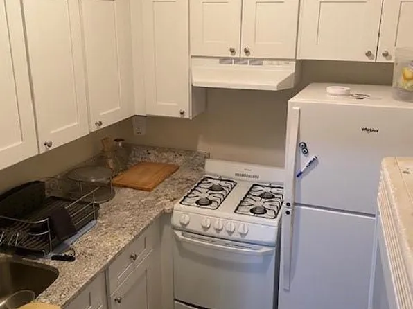 145 Lincoln Ave APT 1P, Staten Island, NY 10306