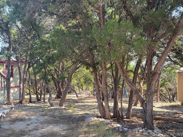 133 Lakeshore Ct, Bandera, TX 78003