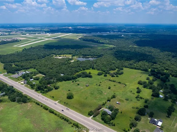 5207 Raymond Stotzer Pkwy, College Station, TX 77845