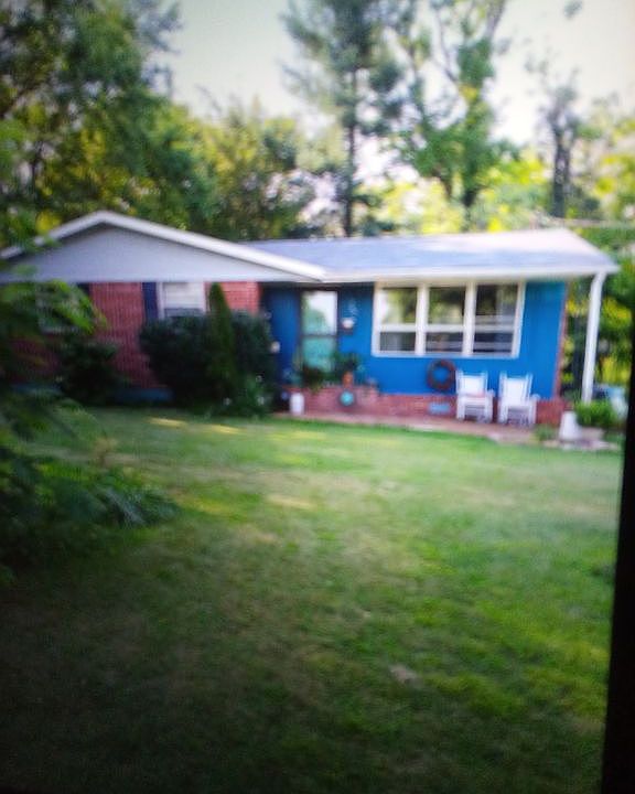 2nd image of 703 S Elm St