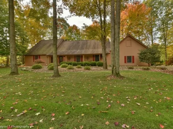 130 Fairway Dr, Cortland, OH 44410