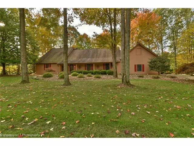 130 Fairway Dr photo 1