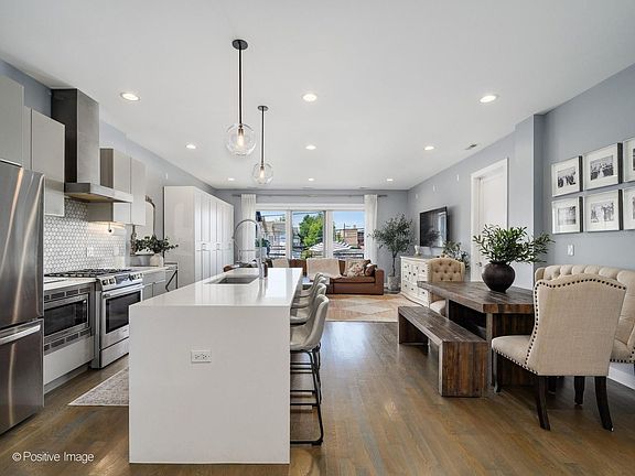 3rd image of 2550 W Fullerton Ave #2E