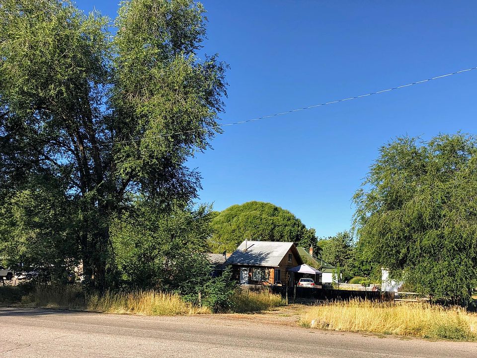 2nd image of 221 9th St