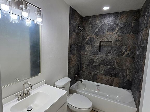 4th image of 1513 Wood St