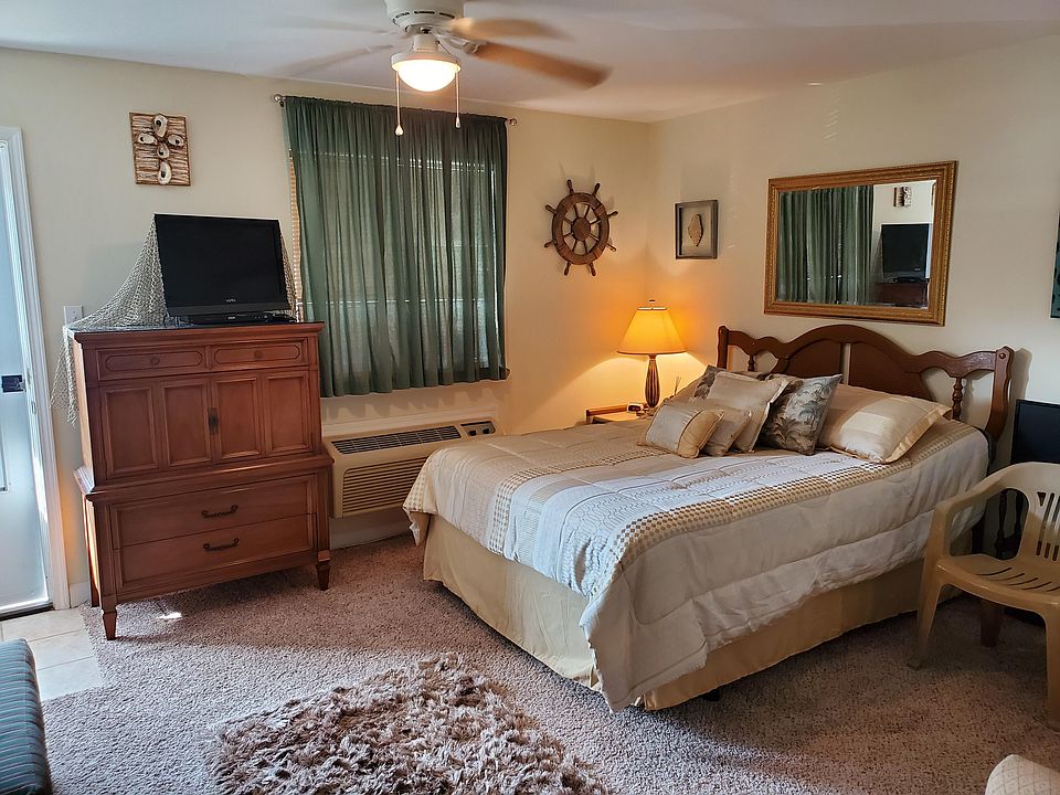 1st image of 1664 Beach Blvd