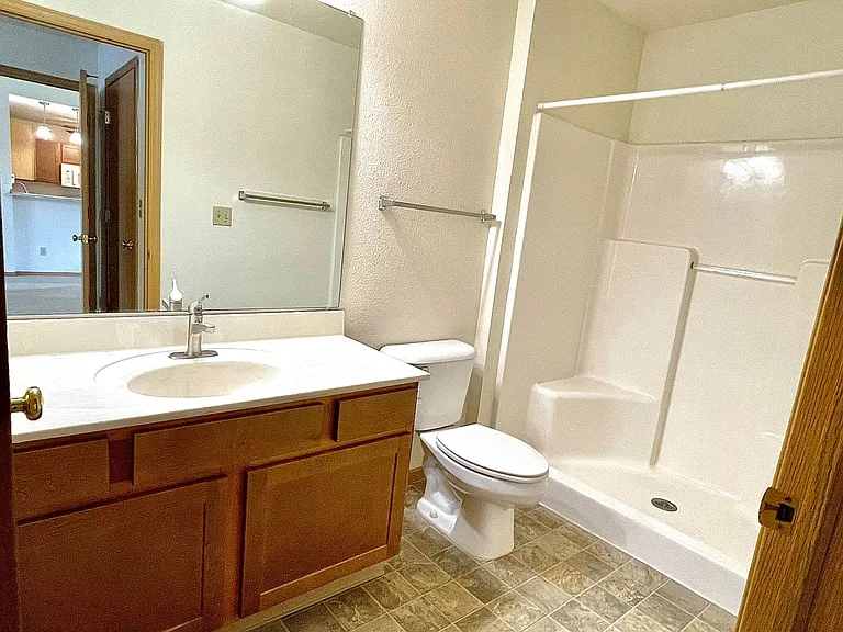 Stone Creek Apartments — Photo 32