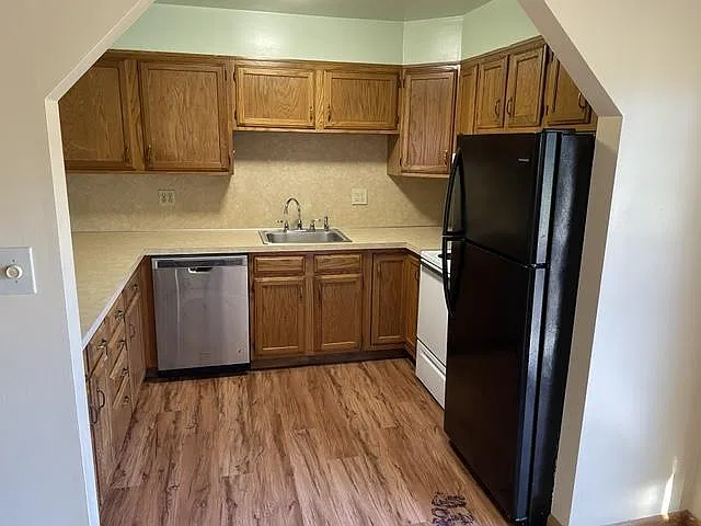 245 Paisley Rd Apt C2 — Photo 4
