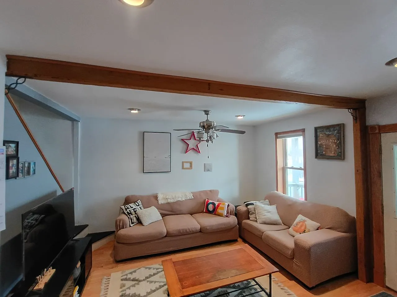3 bed, 1.5 bath, 1350 sqft, $2,375 — Photo 2
