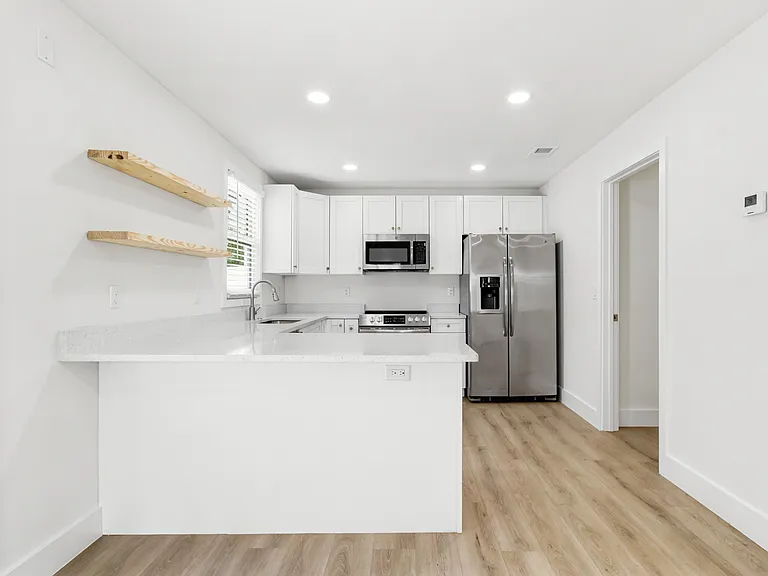 701 W Plaza Pl #C — Photo 16