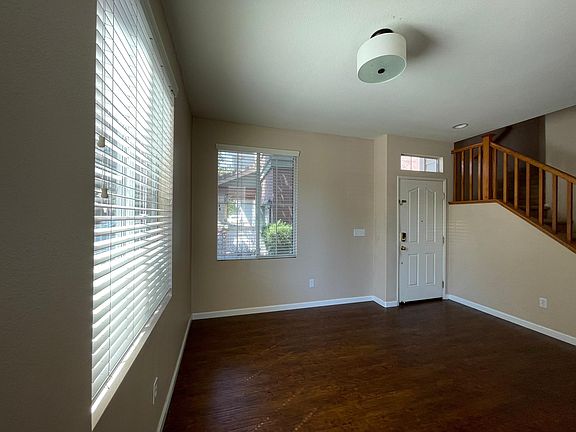 5th image of 351 Penhow Cir